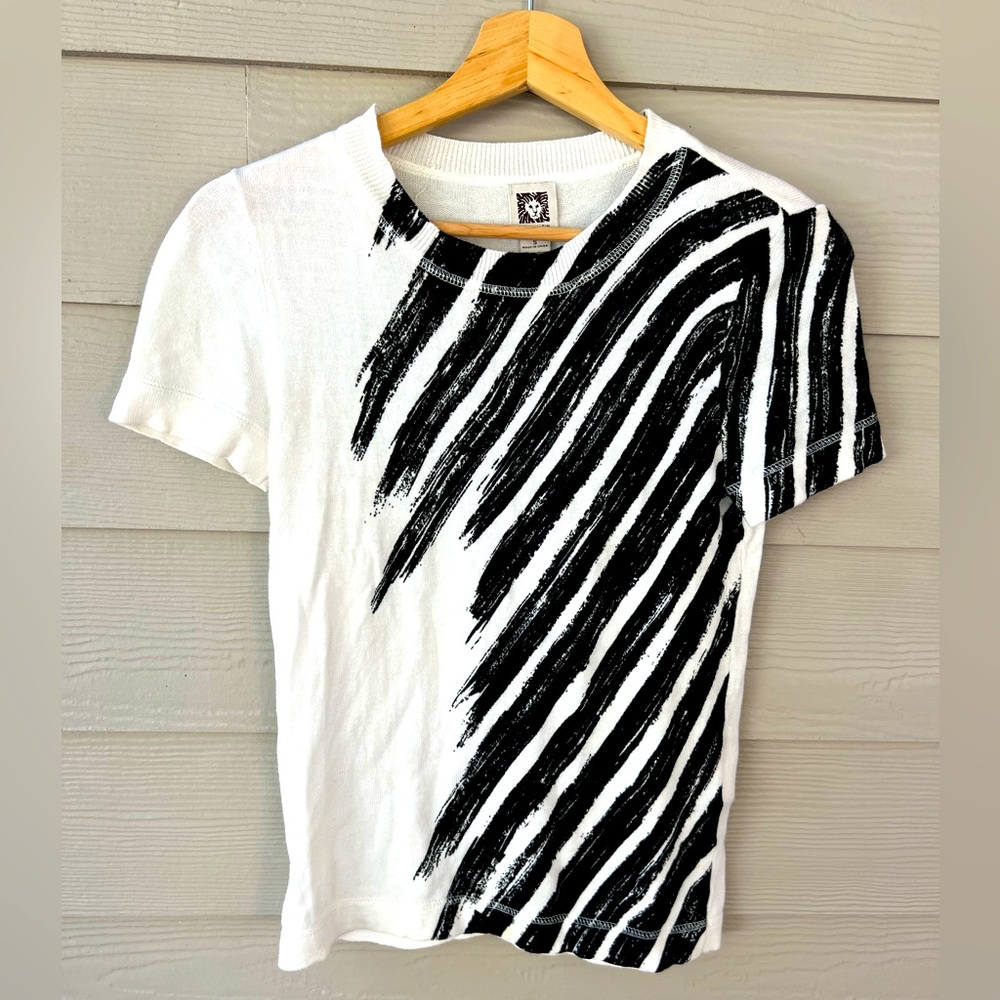 Anne Klein crew neck knit T-Shirt in Small